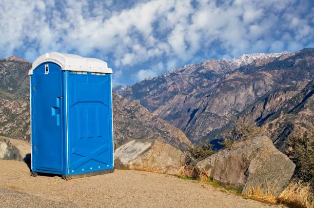 Porta potty delivery and setup in Forest City, FL